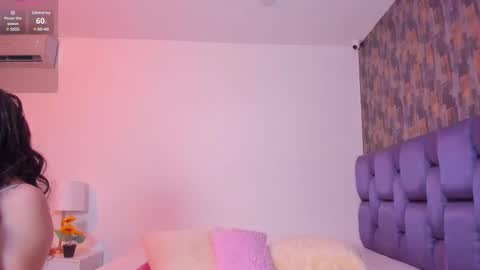Snapshot of isabelaangell chatting on 8, 3, 2025 Isabela Angell online show from 8, 3, 2025