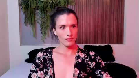 IsabelFernandez online show from 26, 9, 2025