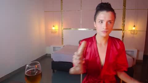 IsabelFernandez online show from 12, 10, 2025