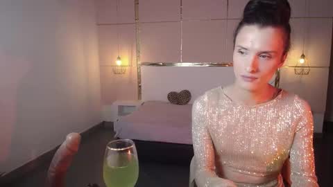 IsabelFernandez online show from 15, 10, 2025