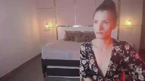 IsabelFernandez online show from 19, 10, 2025