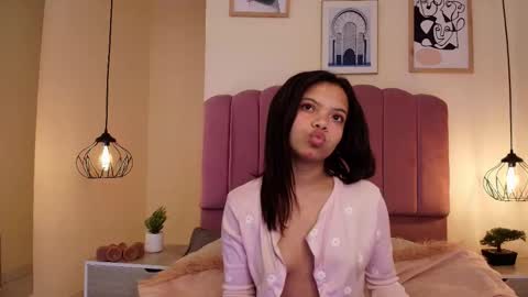 isabelgh_ online show from 11, 11, 2025