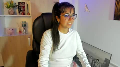 Isabella22 1 online show from 19, 2, 2025