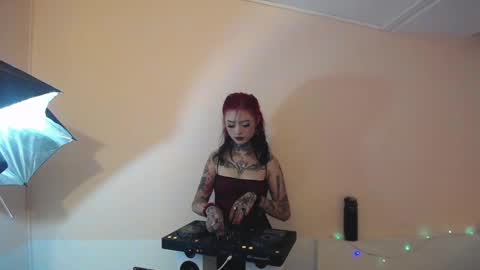 Snapshot of isabella__dark chatting on 12, 12, 2024 online show from 12, 12, 2024