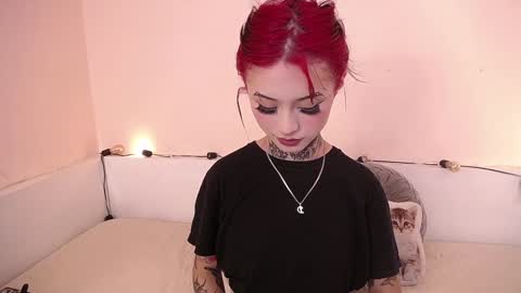 Snapshot of isabella__dark chatting on 17, 12, 2024 online show from 17, 12, 2024