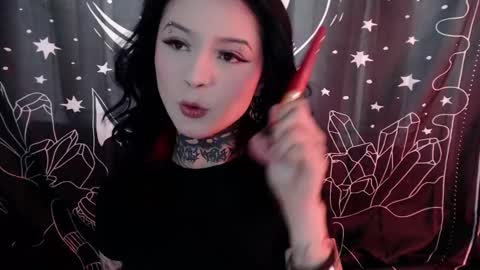 Snapshot of isabella__dark chatting on 6, 1, 2025 online show from 6, 1, 2025