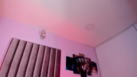 Snapshot of isabella_flowerss chatting on 8, 4, 2026 online show from 8, 4, 2026