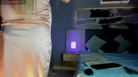 Isabella  online show from 3, 10, 2025