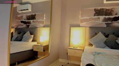 Isabella  online show from 10, 10, 2025