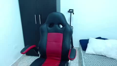 Snapshot of isabella_hots chatting on 11, 12, 2024 estefania online show from 11, 12, 2024