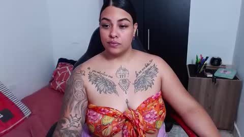 Snapshot of isabella_hots chatting on 14, 1, 2025 estefania online show from 14, 1, 2025