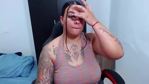 Snapshot of isabella_hots chatting on 13, 2, 2025 estefania online show from 13, 2, 2025