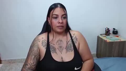 Snapshot of isabella_hots chatting on 21, 2, 2025 estefania online show from 21, 2, 2025