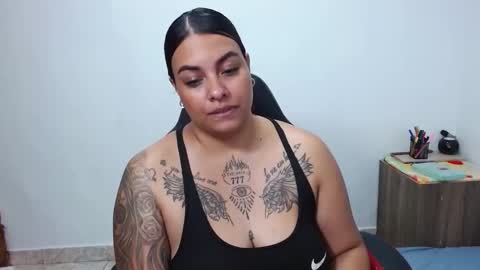 Snapshot of isabella_hots chatting on 22, 2, 2025 estefania online show from 22, 2, 2025