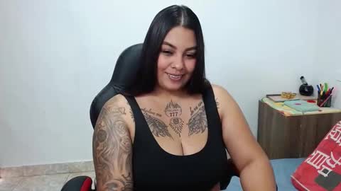 Snapshot of isabella_hots chatting on 7, 3, 2025 estefania online show from 7, 3, 2025
