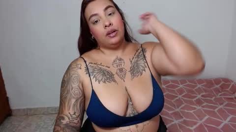 Snapshot of isabella_hots chatting on 11, 10, 2025 estefania online show from 11, 10, 2025