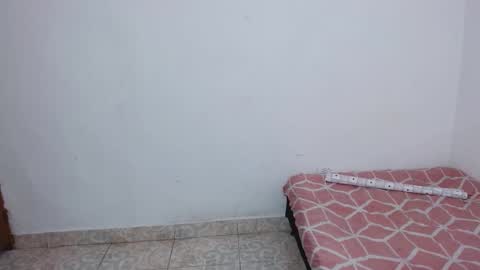 Snapshot of isabella_hots chatting on 21, 10, 2025 estefania online show from 21, 10, 2025