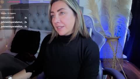 Snapshot of isabella_lt chatting on 5, 1, 2026 online show from 5, 1, 2026