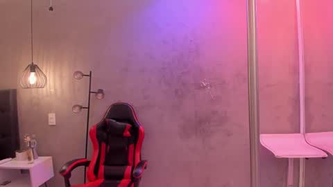 Isabella Nowa online show from 7, 2, 2026