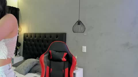 Isabella Nowa online show from 19, 2, 2026