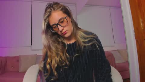 Snapshot of isabella_rross chatting on 18, 12, 2024 Isabella Rros online show from 18, 12, 2024