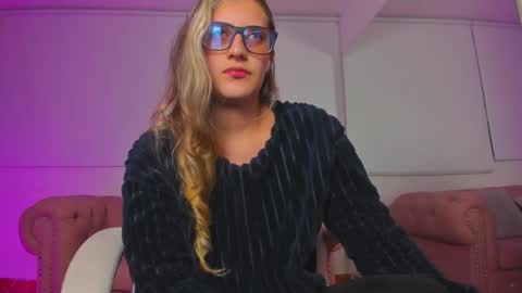 Snapshot of isabella_rross chatting on 18, 12, 2024 Isabella Rros online show from 18, 12, 2024