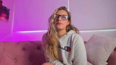 Snapshot of isabella_rross chatting on 29, 12, 2024 Isabella Rros online show from 29, 12, 2024