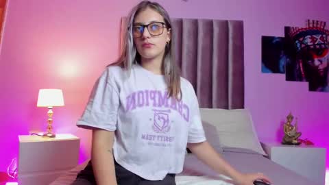 Snapshot of isabella_rross chatting on 21, 2, 2025 Isabella Rros online show from 21, 2, 2025