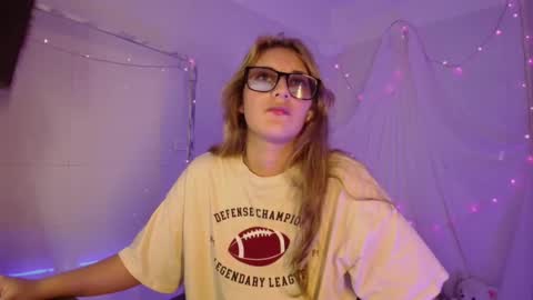 Isabella Rros online show from 5, 11, 2025