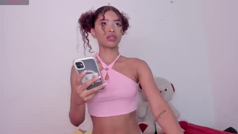 Snapshot of isabella_sex18 chatting on 6, 1, 2025 isabella online show from 6, 1, 2025
