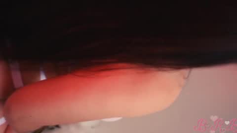 Isabella White online show from 4, 1, 2025