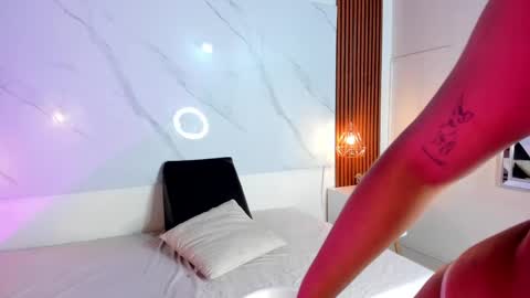 isabella zc online show from 10, 10, 2025