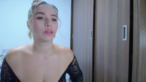 isabellaa_smith03 online show from 9, 5, 2026