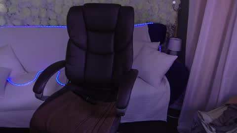 Snapshot of isabellafoxyy chatting on 4, 6, 2026 Marina online show from 4, 6, 2026