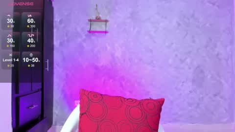 Instagram soybella01  online show from 16, 10, 2025