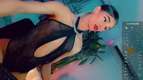 isabellagirs online show from 7, 4, 2026