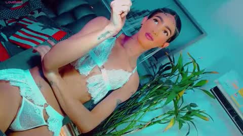 isabellagirs online show from 10, 5, 2026