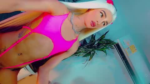 isabellagirs online show from 13, 5, 2026
