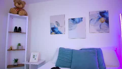 Isabella  online show from 8, 5, 2026