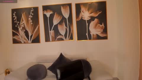 Snapshot of isabellakroft chatting on 25, 2, 2025 Isabella Kroft online show from 25, 2, 2025
