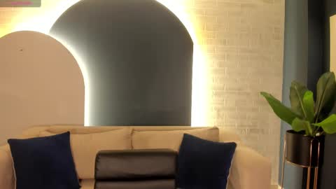 Snapshot of isabellakroft chatting on 9, 3, 2025 Isabella Kroft online show from 9, 3, 2025