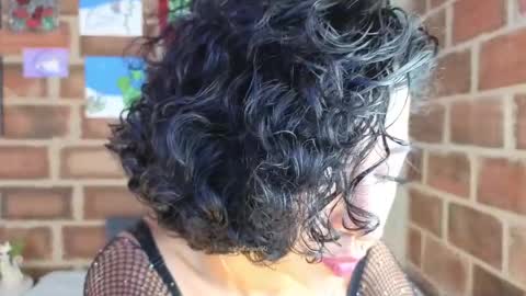 Isabela Paz online show from 22, 5, 2026