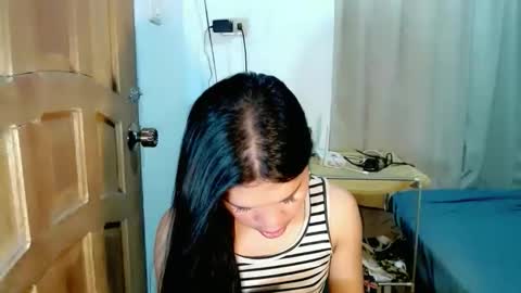 Snapshot of isabelle_amore chatting on 22, 4, 2026 Ysa online show from 22, 4, 2026