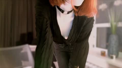Snapshot of isabelle_stern chatting on 10, 12, 2024 Madame Isabelle online show from 10, 12, 2024