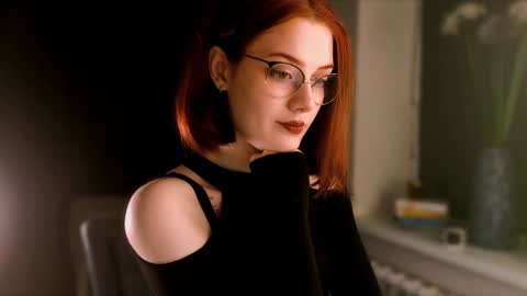 Snapshot of isabelle_stern chatting on 22, 12, 2024 Madame Isabelle online show from 22, 12, 2024