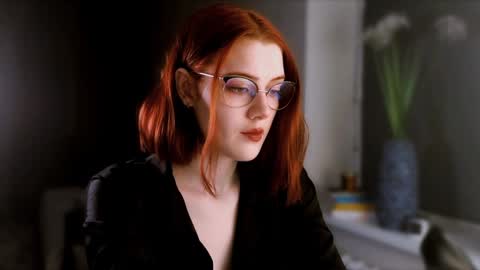 Snapshot of isabelle_stern chatting on 25, 12, 2024 Madame Isabelle online show from 25, 12, 2024