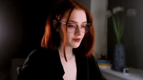 Snapshot of isabelle_stern chatting on 28, 12, 2024 Madame Isabelle online show from 28, 12, 2024