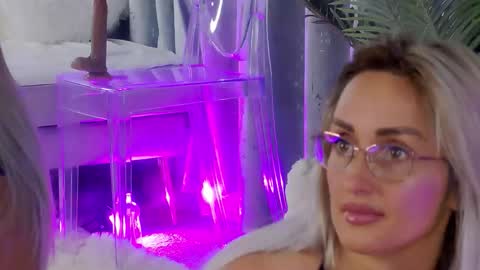IsabelleEthan online show from 10, 6, 2026