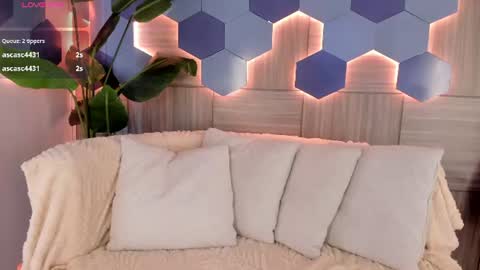Snapshot of isabellestorm chatting on 8, 7, 2026 online show from 8, 7, 2026
