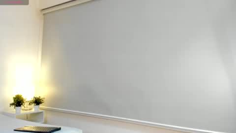 isameow online show from 17, 2, 2025